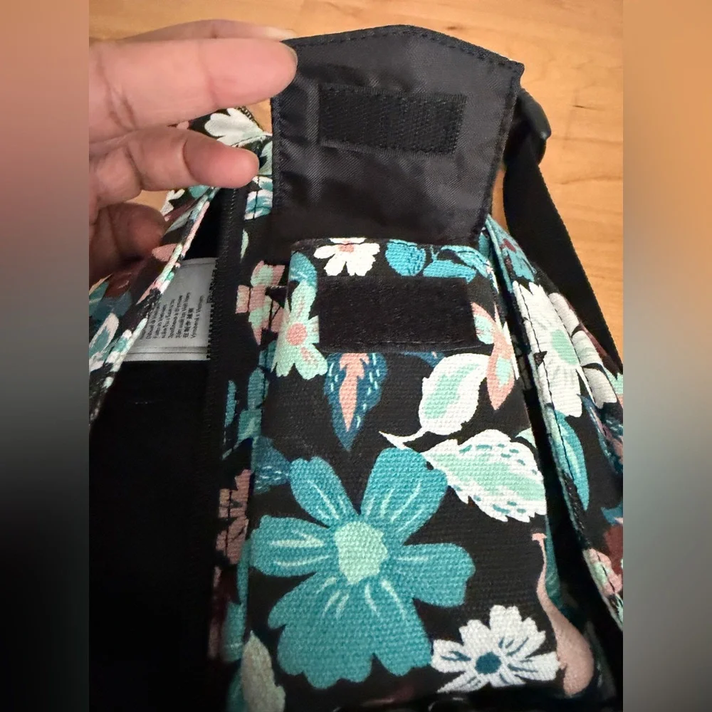 Kavu Floral Pattern Rope Sling Bag - Picture 17 of 17